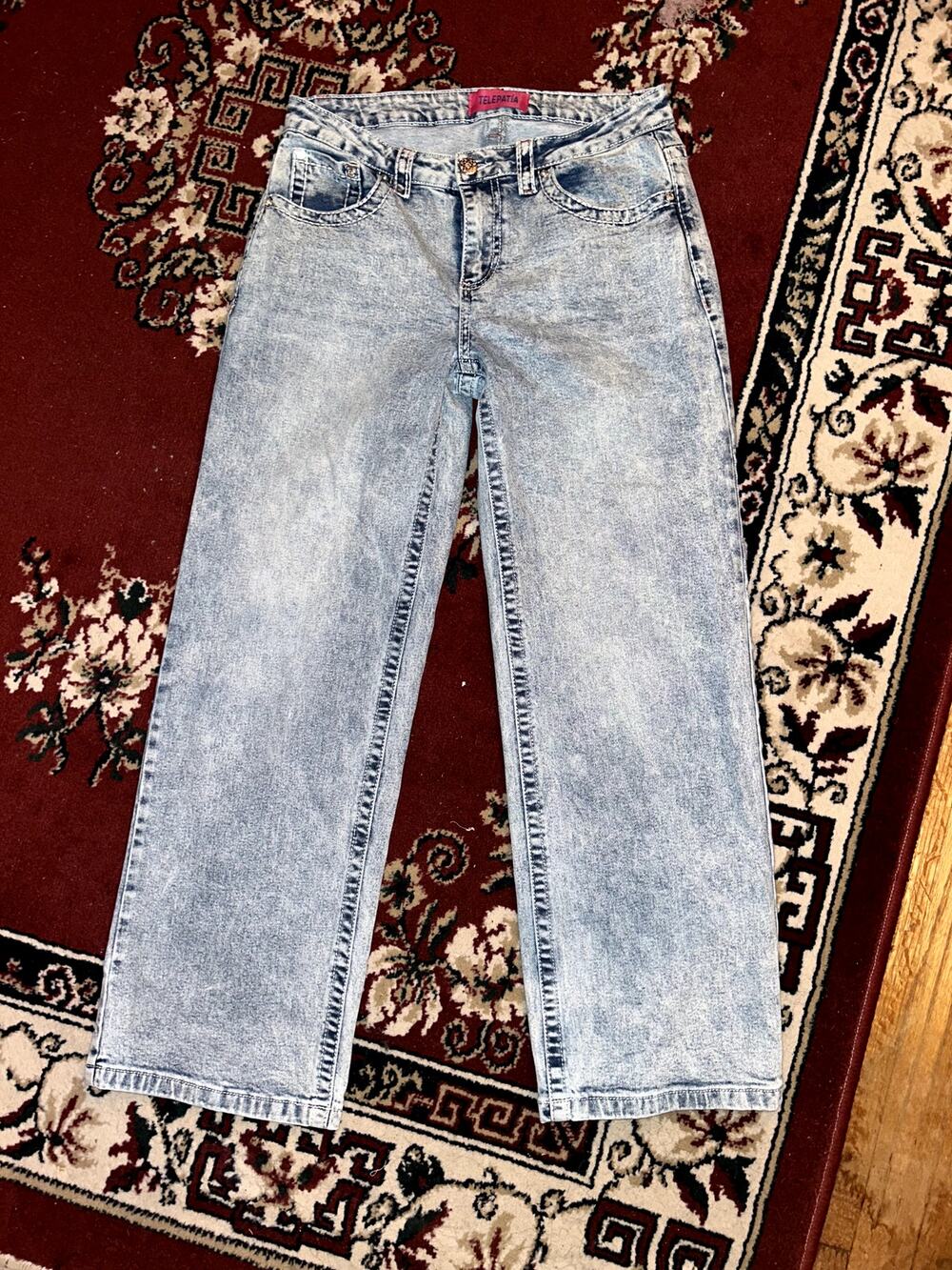 Dazzling Light Wash Bedazzled Pocket Jeans - Size 8-10